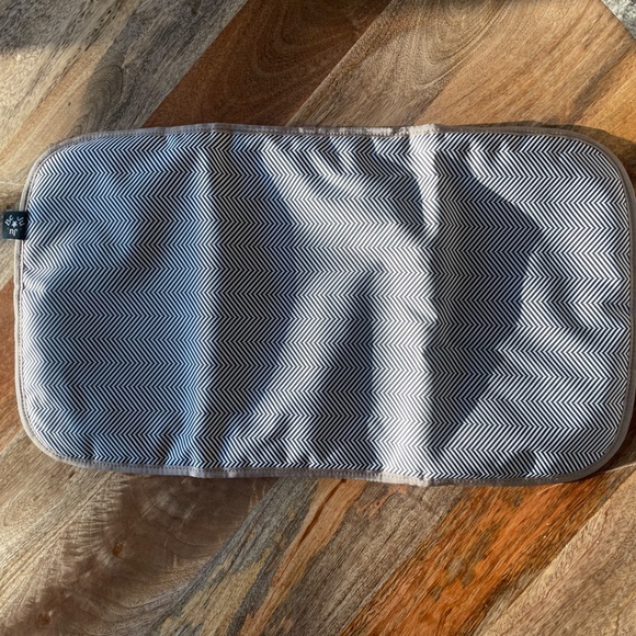 JuJuBe BFF Convertible Unisex Diaper Bag Backpack, Baby Bag with Changing Pad - Picture 7 of 14